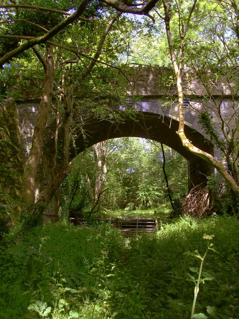 Bridge across a railway line which never was
